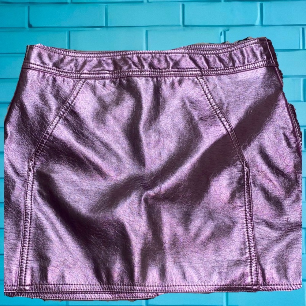Pinkish purple metallic mini skirt